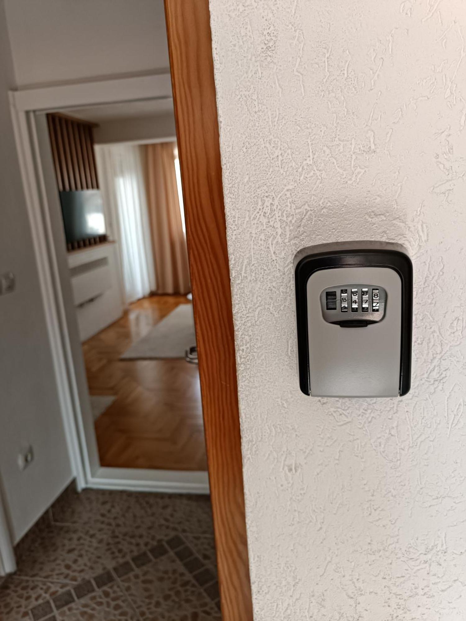 Holiday Konjic Apartment Екстер'єр фото